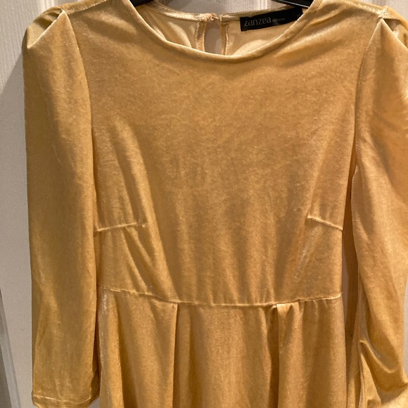 Cute! Golden velvet dress - Picture 2 of 3